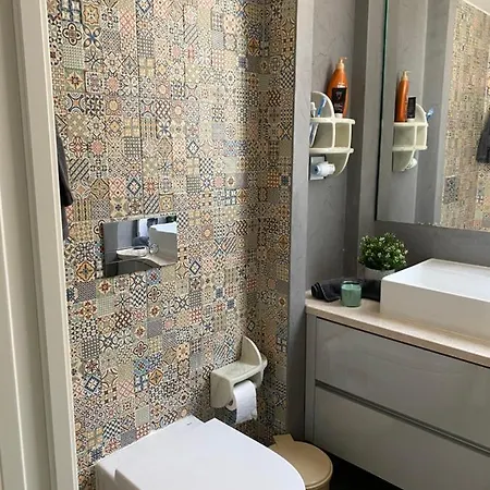 Apartamento T1+1 No Coração De * Lisboa